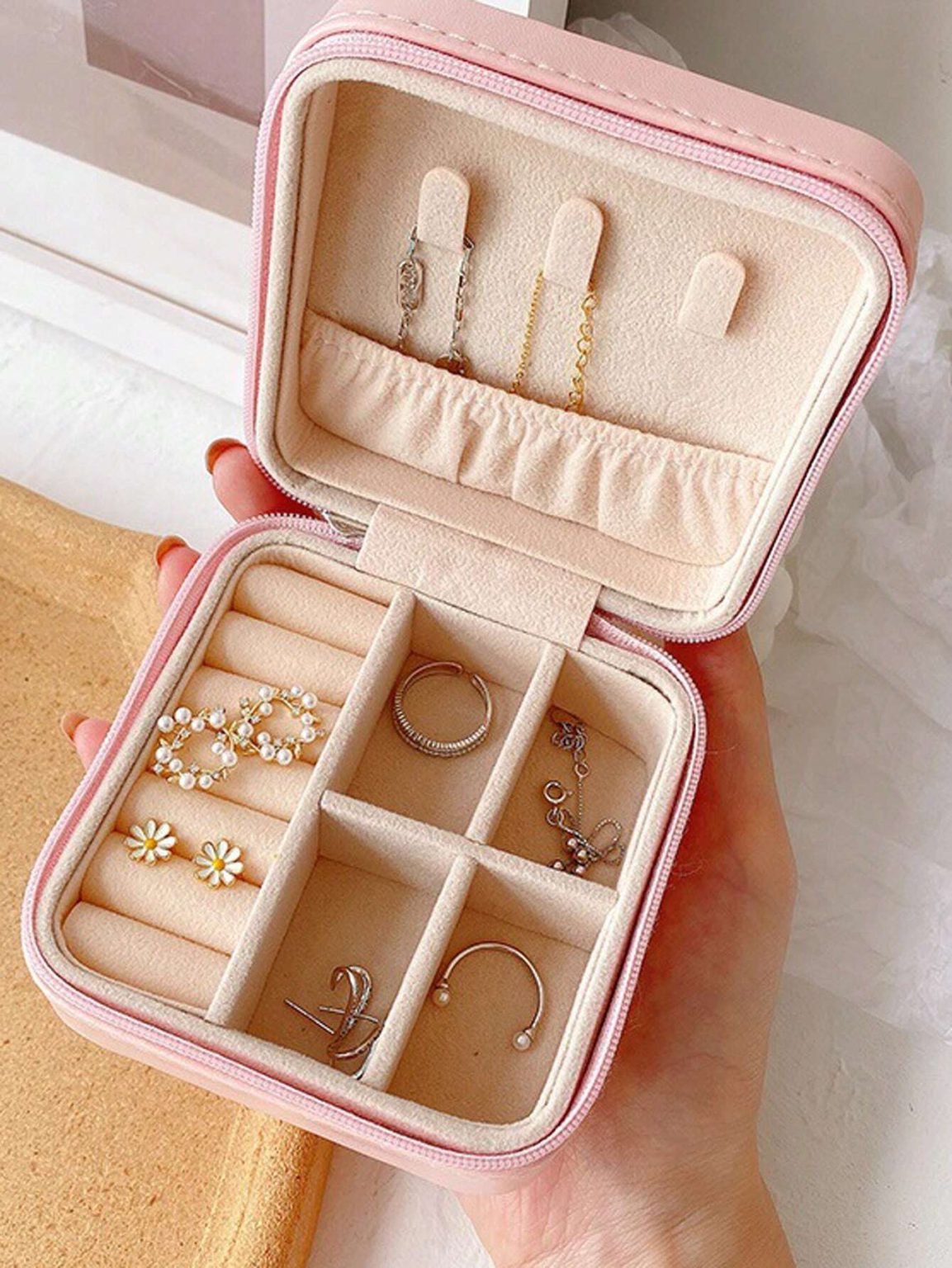 Leather Jewelry Storage Box – Stylish Organizer for Earrings, Rings & More